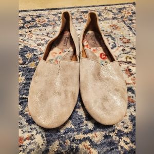 Born metallic silver slip-on shoes 9